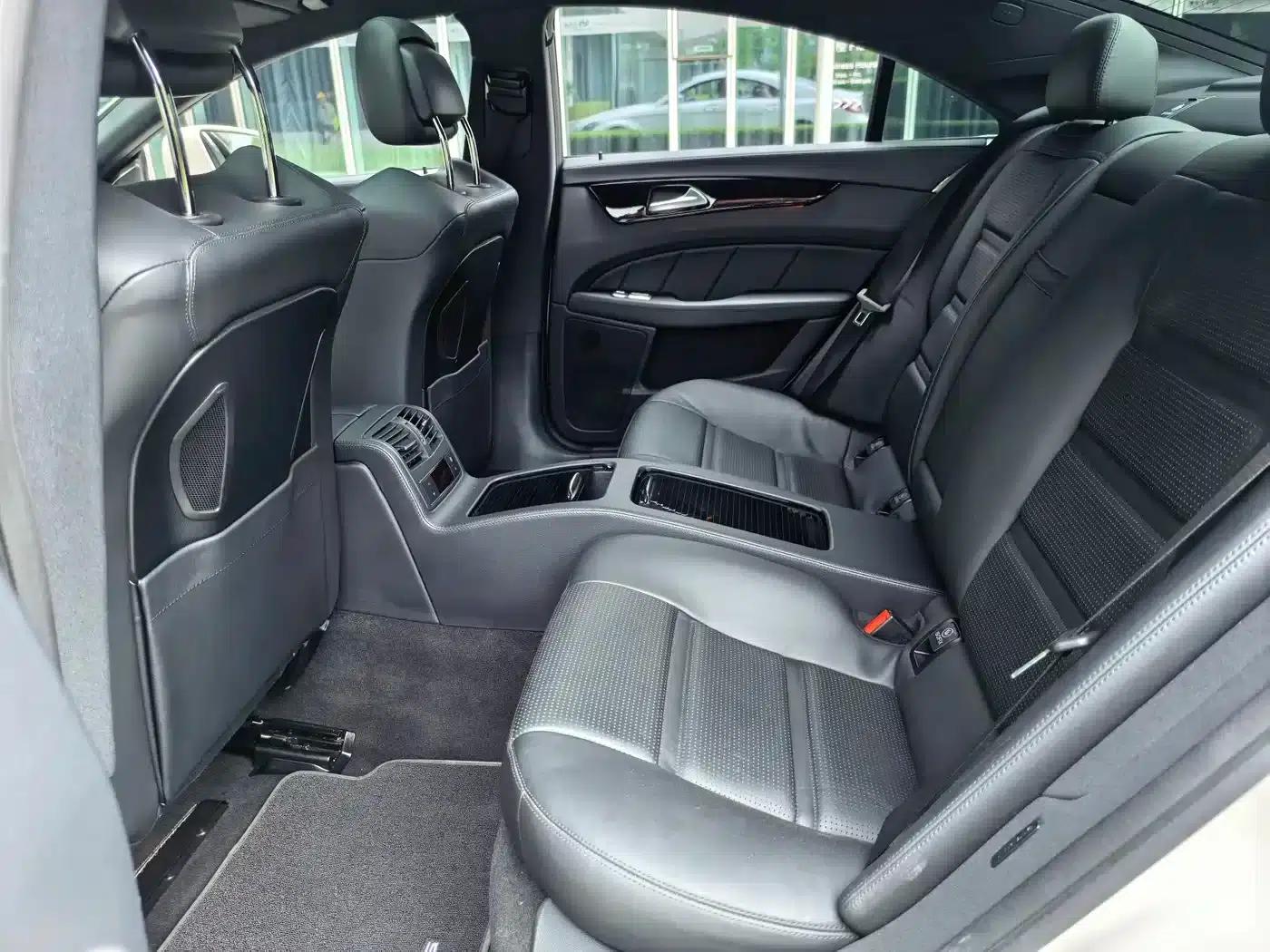 2015 Mercedes-Benz CLS AMG 63 4MATIC — миниатюра 32