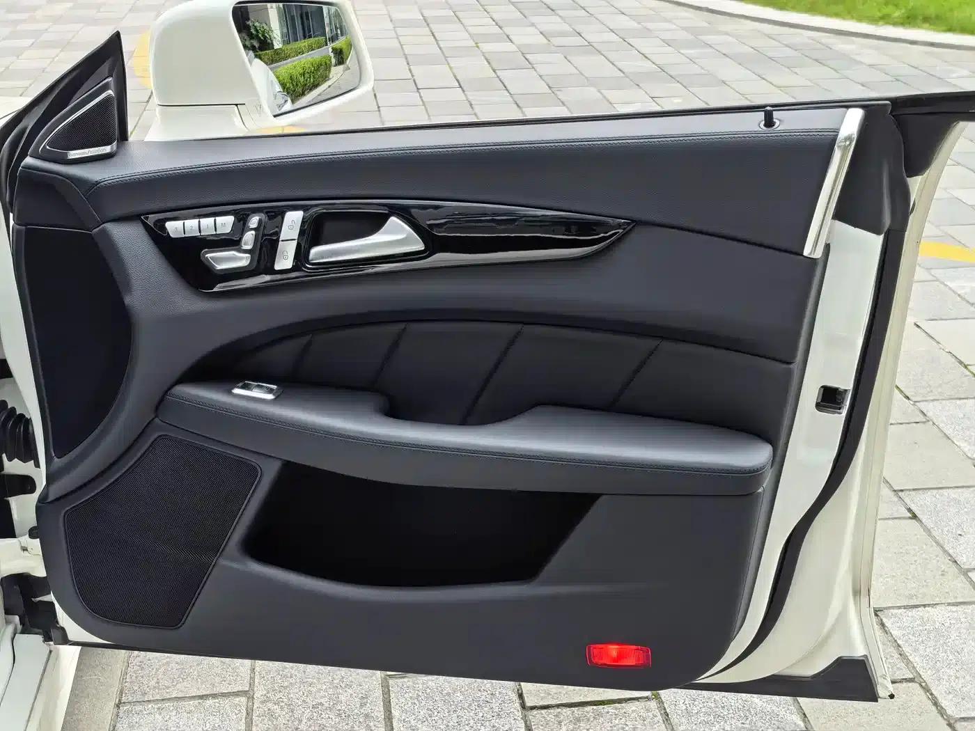 2015 Mercedes-Benz CLS AMG 63 4MATIC — миниатюра 45
