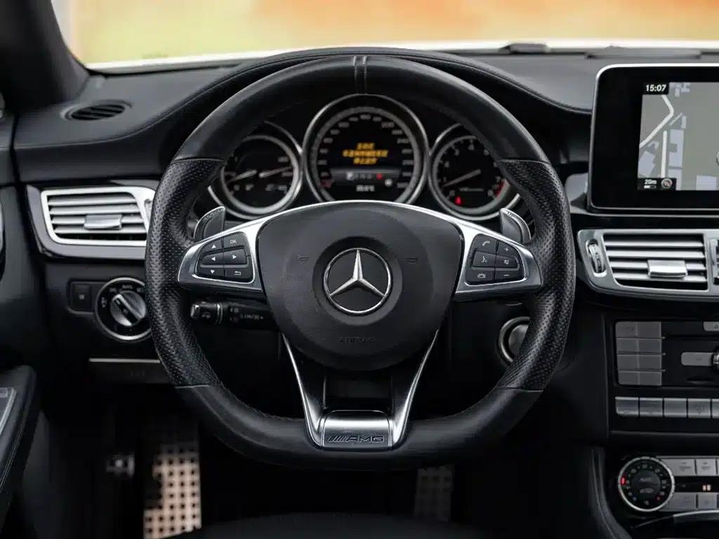 2015 Mercedes-Benz CLS AMG 63 4MATIC — миниатюра 12