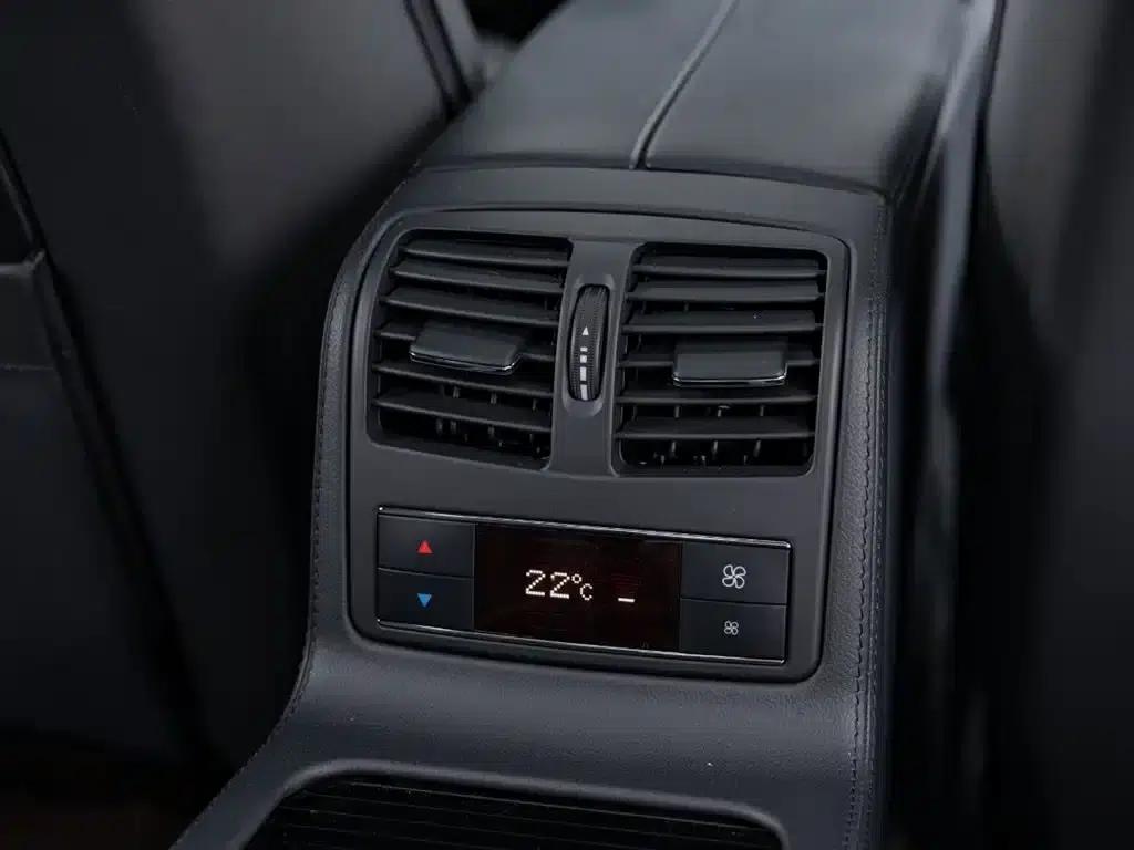 2015 Mercedes-Benz CLS AMG 63 4MATIC — миниатюра 23