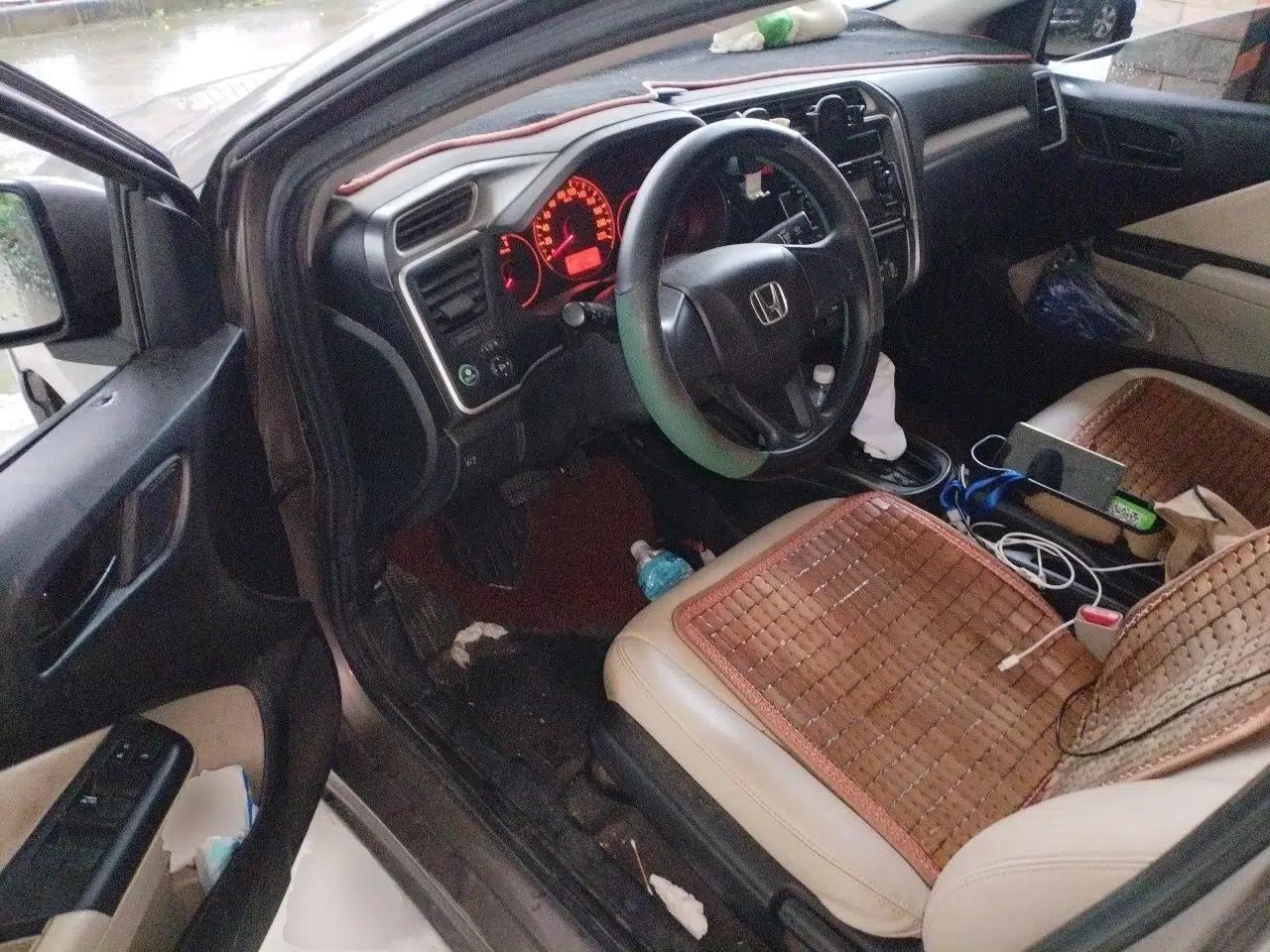 Honda Greiz 2016 1.5L CVT Classic Edition — миниатюра 16