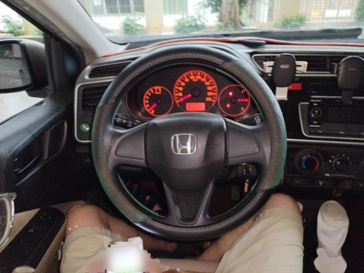Honda Greiz 2016 1.5L CVT Classic Edition — миниатюра 10