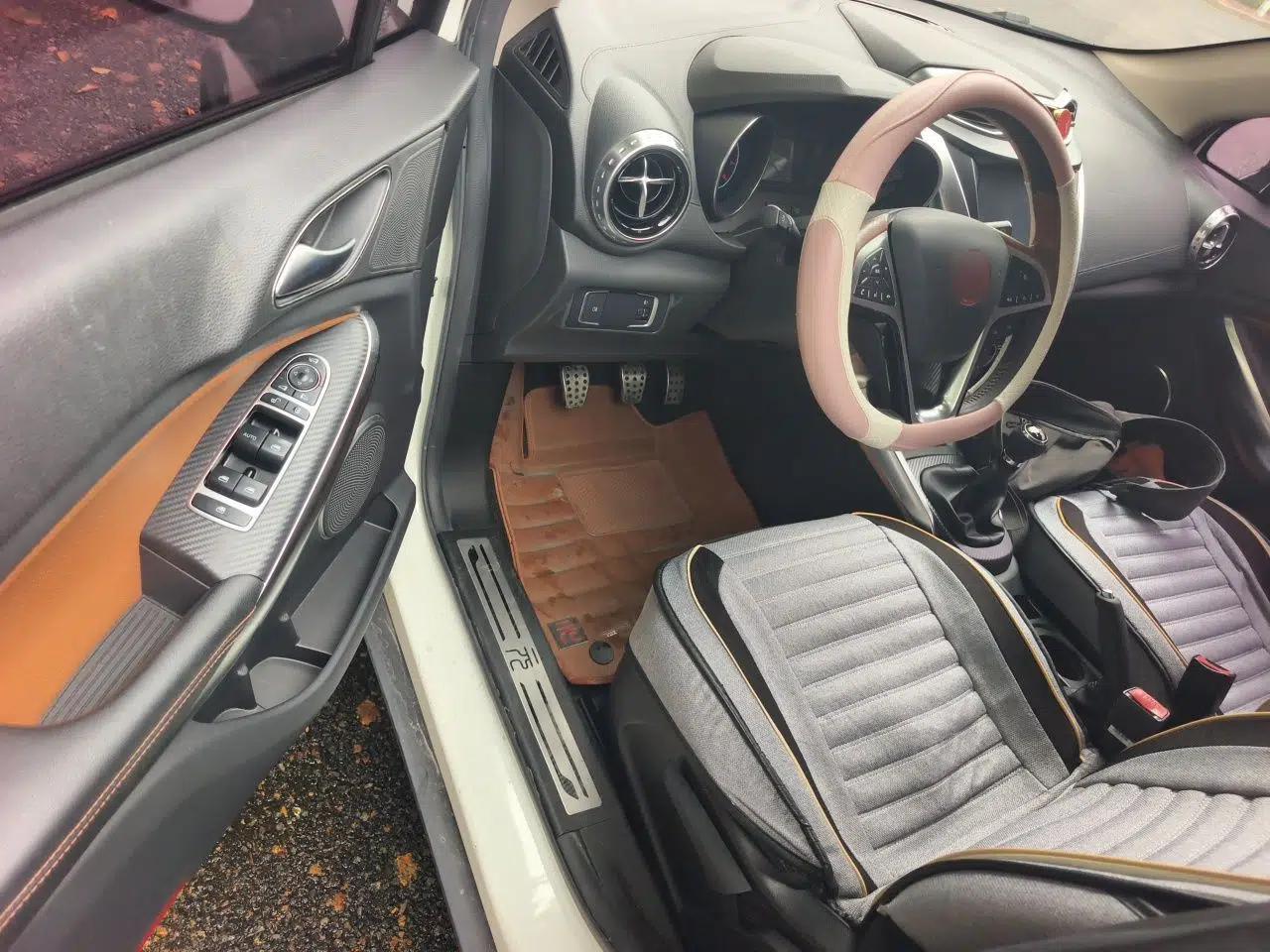 BYD Yuan 2016 1.5L Manual Luxury Model — миниатюра 13
