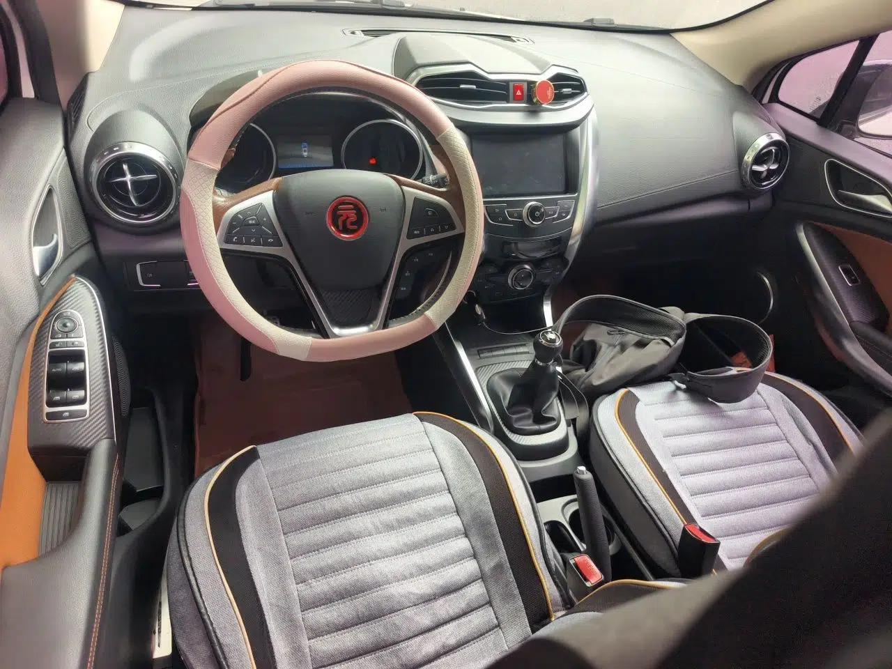 BYD Yuan 2016 1.5L Manual Luxury Model — миниатюра 6