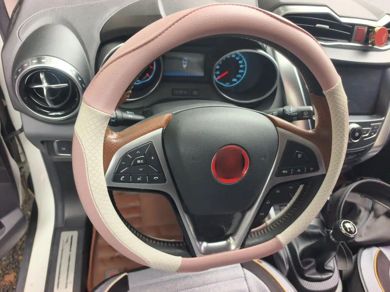 BYD Yuan 2016 1.5L Manual Luxury Model — миниатюра 7