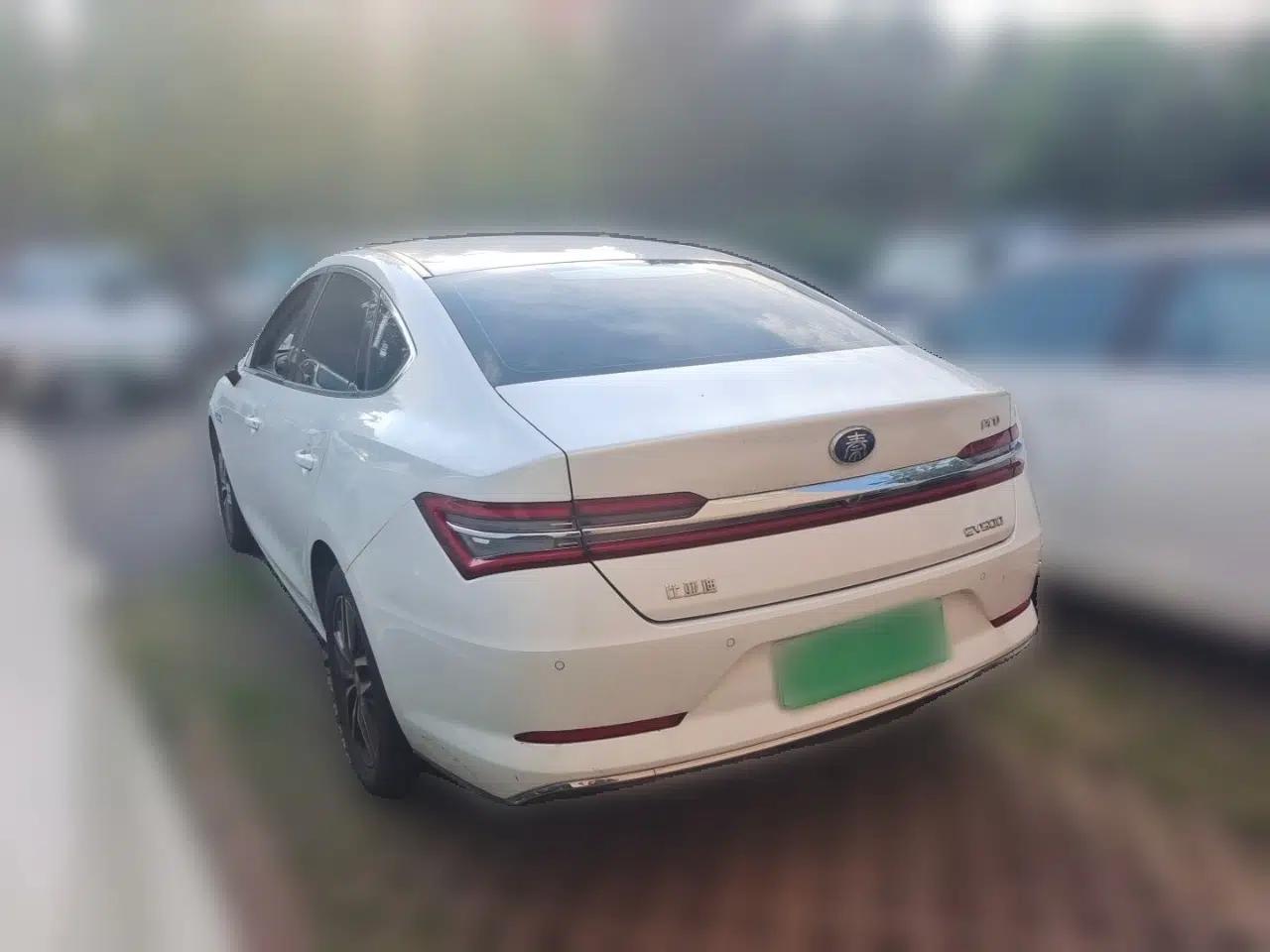 BYD Qin Pro New Energy 2018 EV500 Smart Connect Elite Model — миниатюра 4