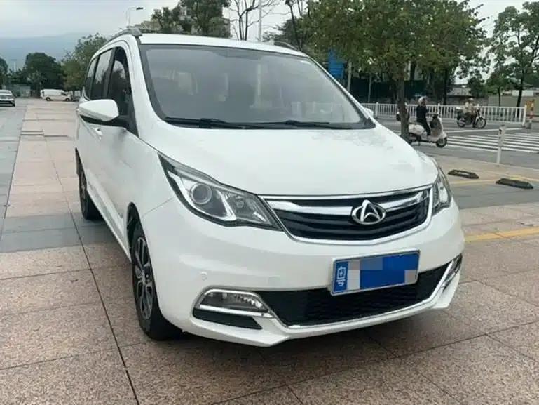 Changan Oushang A600 2016 1.5L Manual Deluxe 7-Seater — миниатюра 3