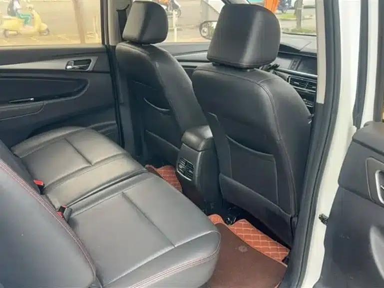 Changan Oushang A600 2016 1.5L Manual Deluxe 7-Seater — миниатюра 8