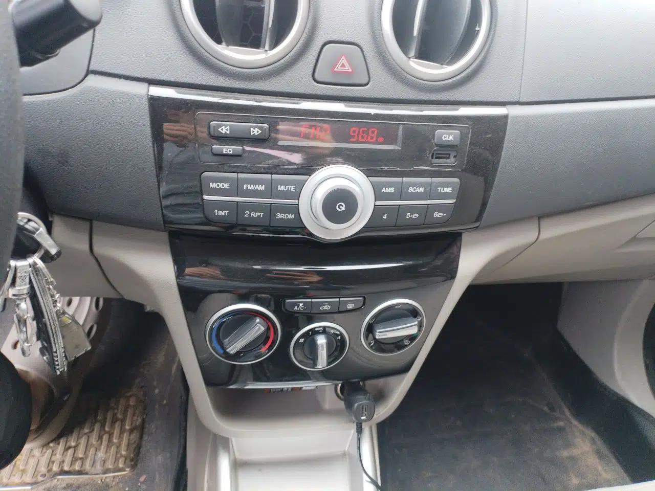 CHANGAN Alsvin V3 2015 1.4L Manual Meiruan Model China V Standard — миниатюра 13