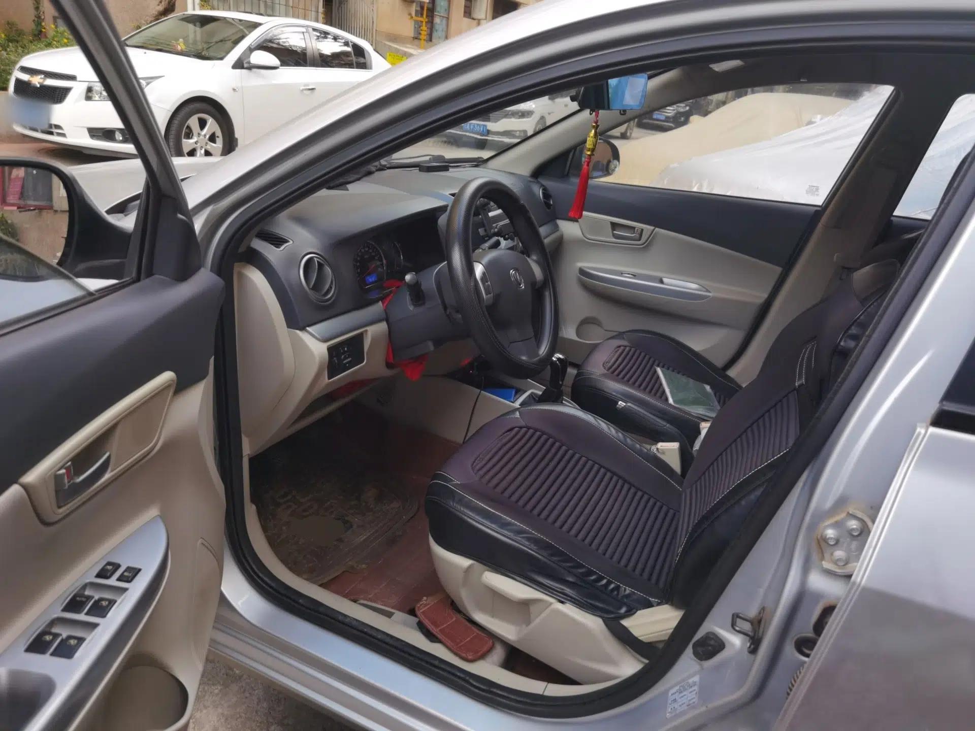 CHANGAN Alsvin V5 2012 1.5L Manual Dream Edition — миниатюра 16