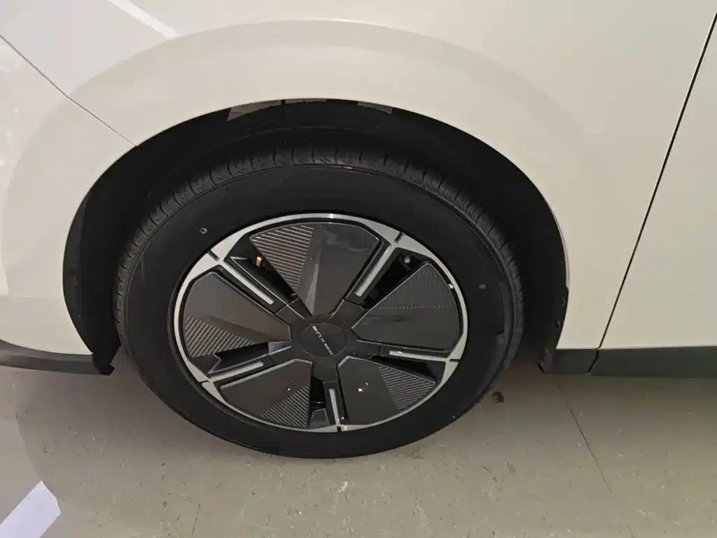 Everyone 7 2024 Facelift Super Hybrid Long Range Enjoy Edition — миниатюра 25