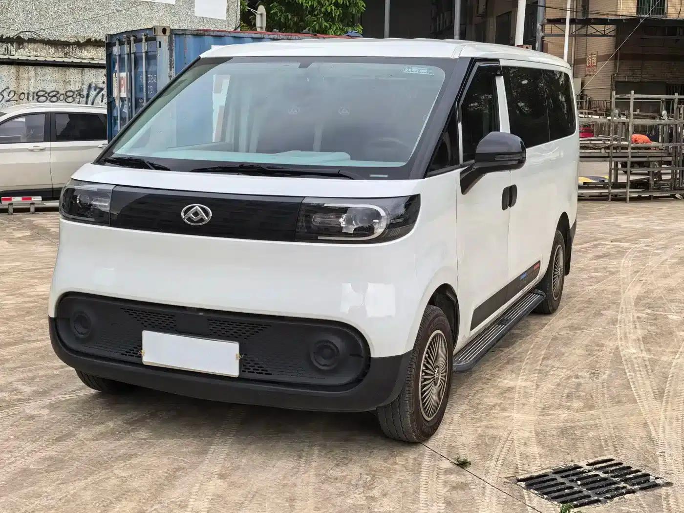 Dana V1 2025 Model V1+ Short Wheelbase Low Roof Multi-functional Version (50kWh) — миниатюра 1