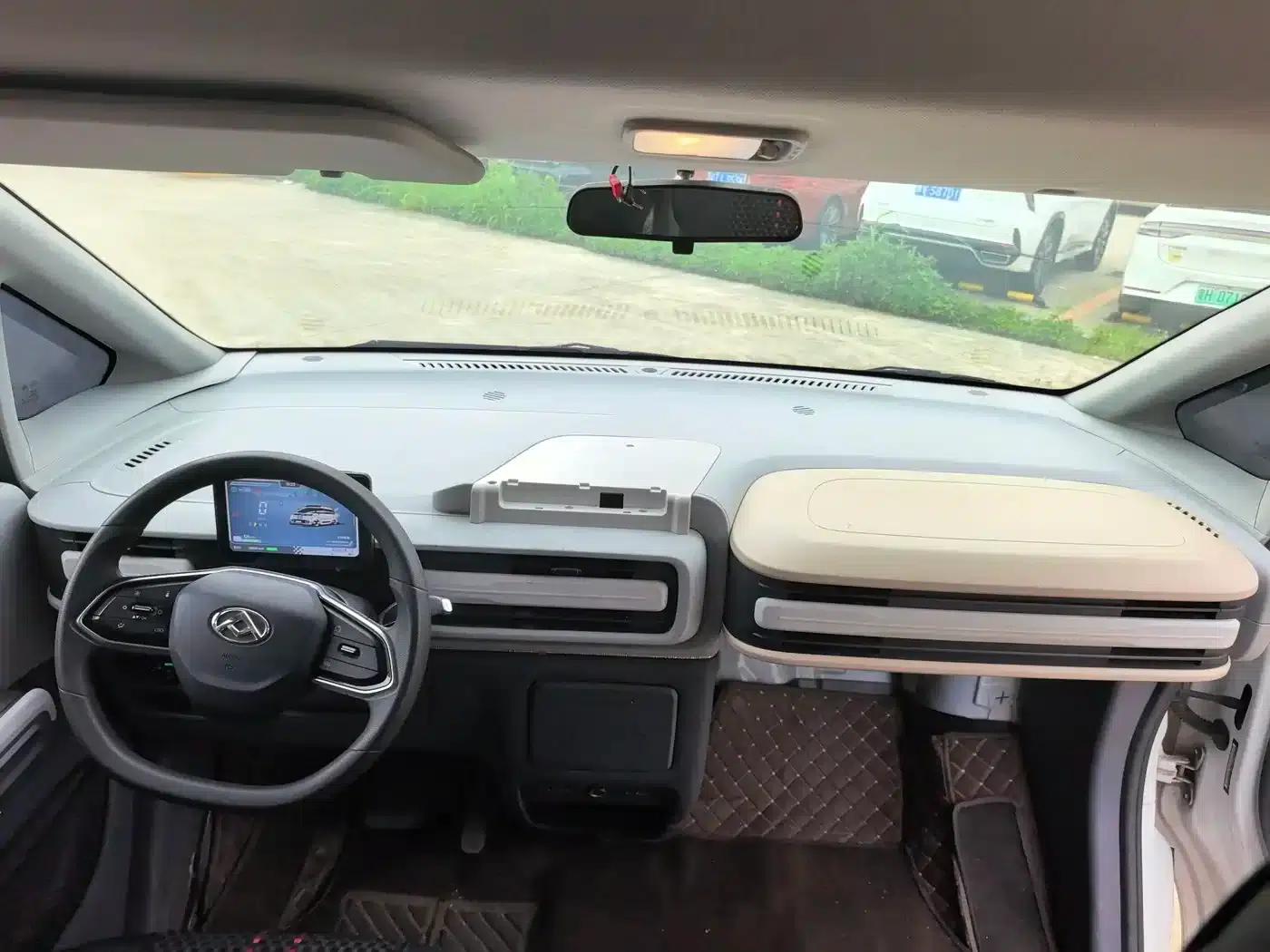 Dana V1 2025 Model V1+ Short Wheelbase Low Roof Multi-functional Version (50kWh) — миниатюра 4