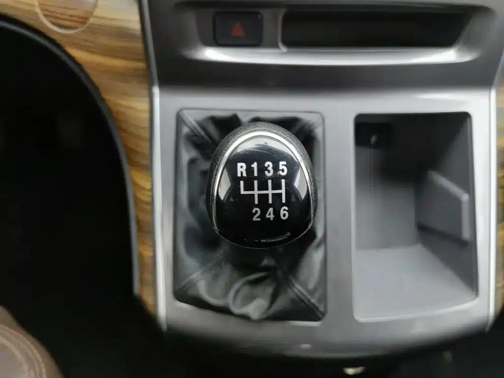 Lingzhi PLUS 2021 2.0L Manual Deluxe 7-Seater — миниатюра 13