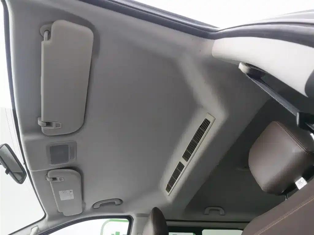 Lingzhi PLUS 2021 2.0L Manual Deluxe 7-Seater — миниатюра 14
