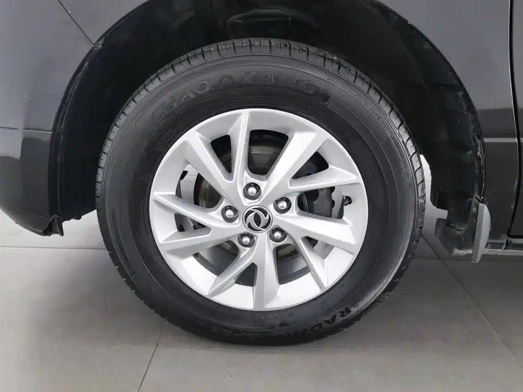 Lingzhi PLUS 2021 2.0L Manual Deluxe 7-Seater — миниатюра 17