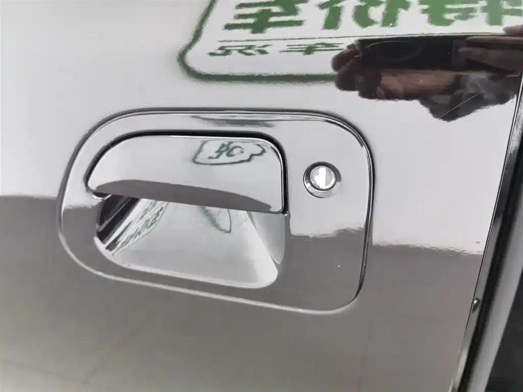 Lingzhi PLUS 2021 2.0L Manual Deluxe 7-Seater — миниатюра 18