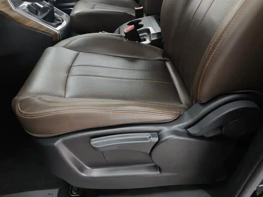 Lingzhi PLUS 2021 2.0L Manual Deluxe 7-Seater — миниатюра 20