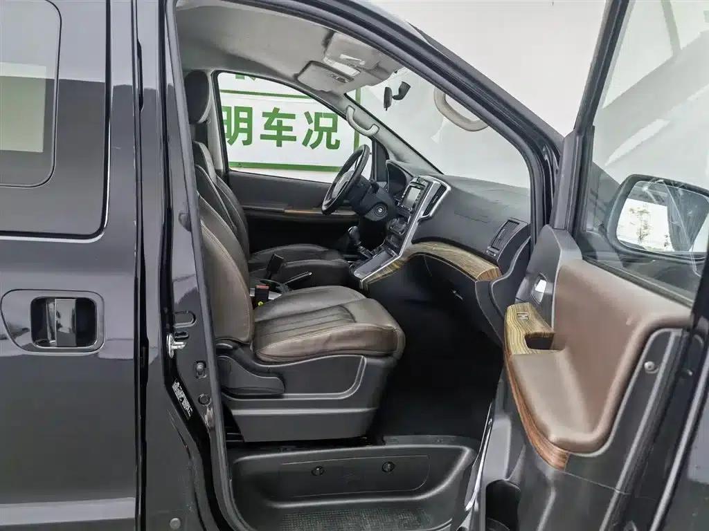 Lingzhi PLUS 2021 2.0L Manual Deluxe 7-Seater — миниатюра 23