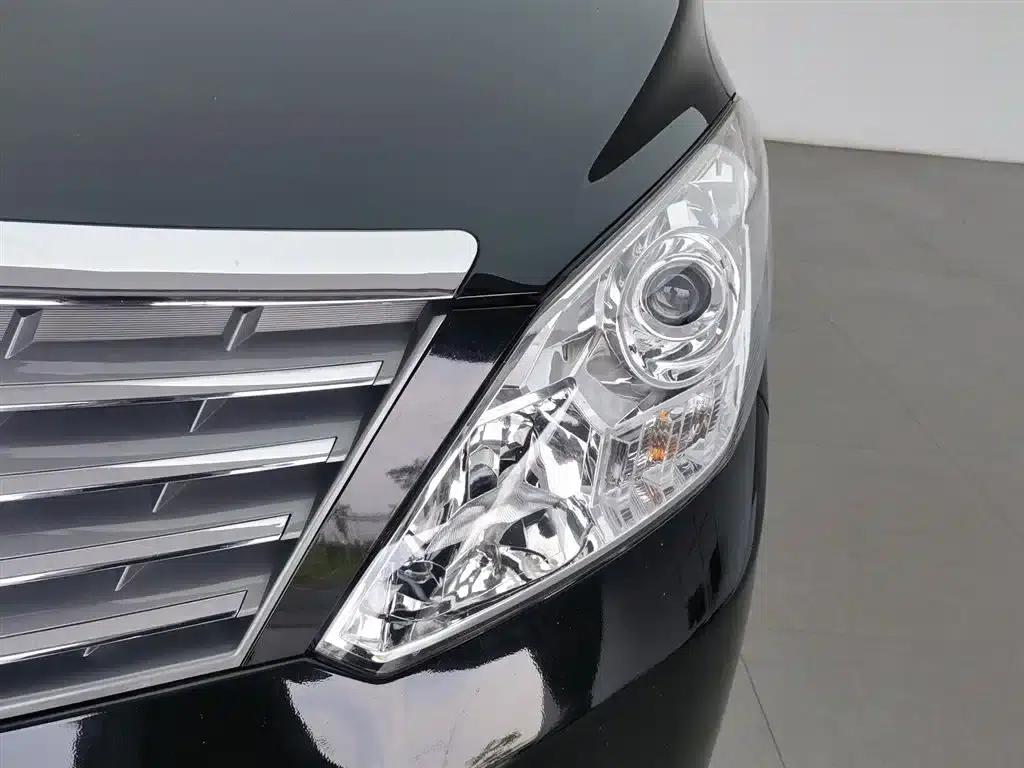Lingzhi PLUS 2021 2.0L Manual Deluxe 7-Seater — миниатюра 7