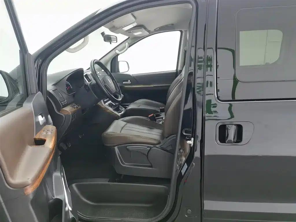 Lingzhi PLUS 2021 2.0L Manual Deluxe 7-Seater — миниатюра 10