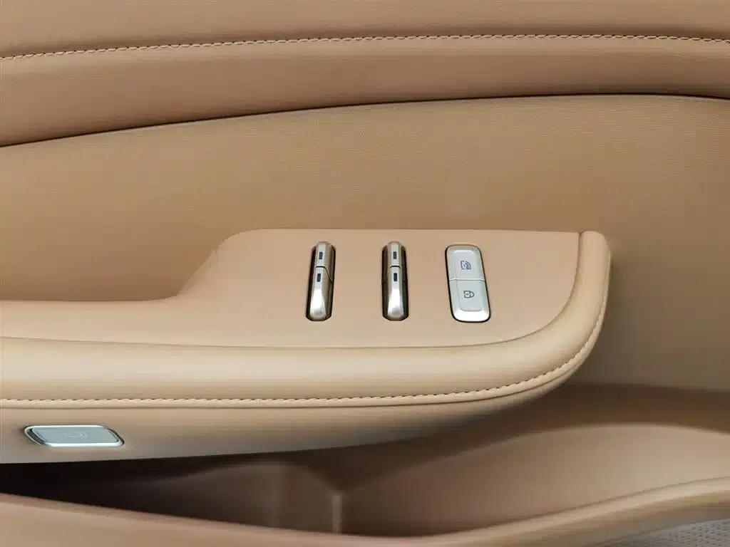 Dongfeng Fengshen L8 2025 Model 112KM Ideal Edition — миниатюра 9