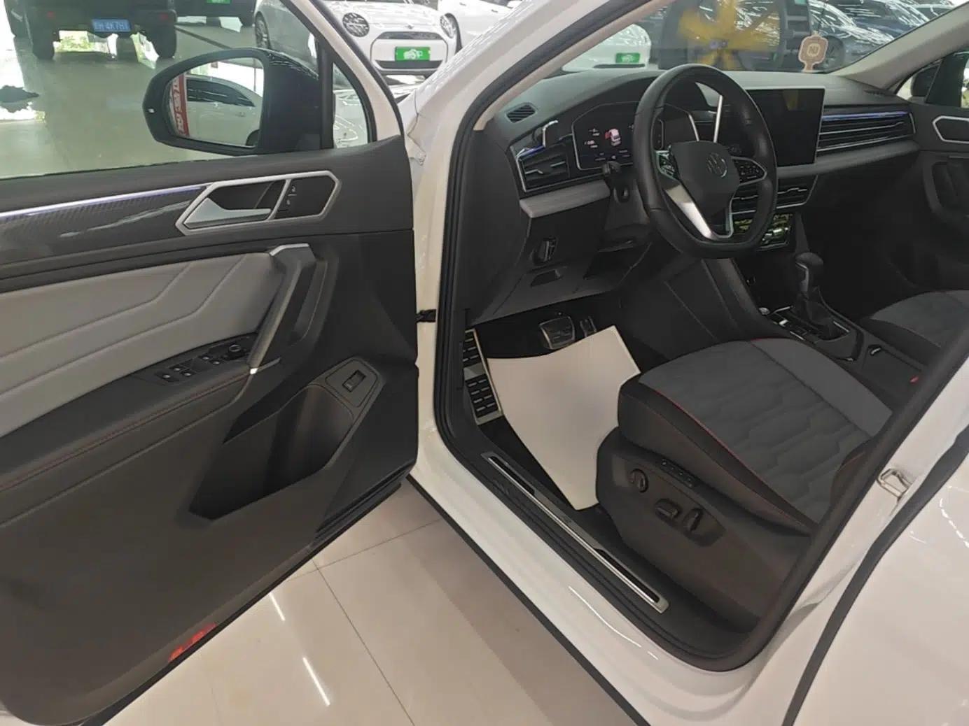 Volkswagen Tiguan X 2023 Facelift 330TSI Two-Wheel-Drive Prestige Flagship Edition — миниатюра 18