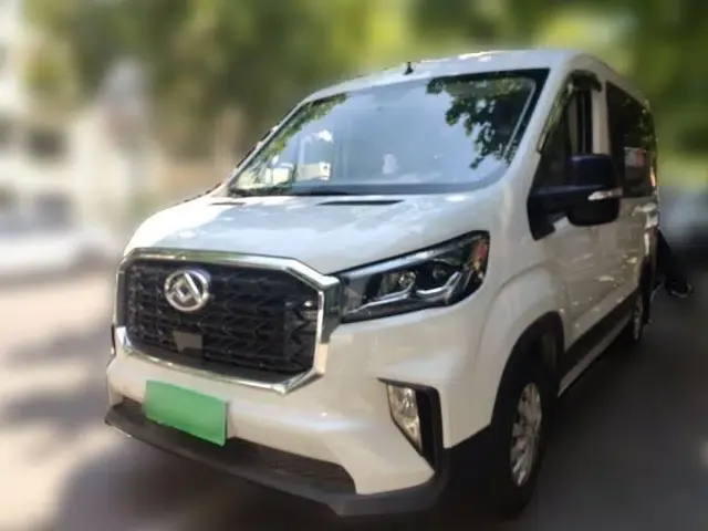 SAIC MAXUS Xintu V90 2024 ZhiJie 2.0T Automatic Front-Wheel-Drive Short Wheelbase Mid-Height Design with Single Rear Tire—5/6 Seater