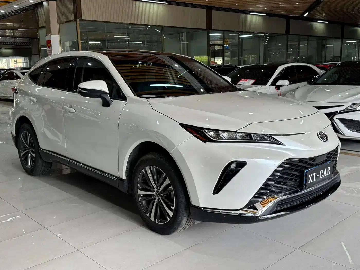 Venza 2023 2.0L CVT 2WD Luxury Edition — миниатюра 4