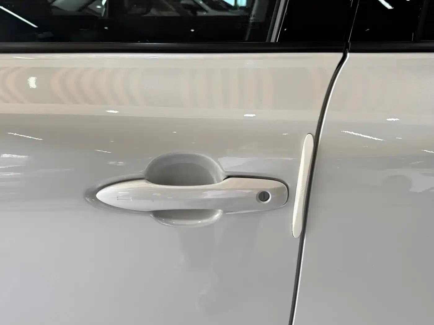 Venza 2023 2.0L CVT 2WD Luxury Edition — миниатюра 31