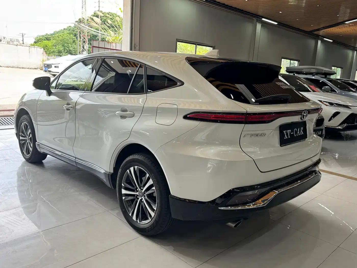 Venza 2023 2.0L CVT 2WD Luxury Edition — миниатюра 34
