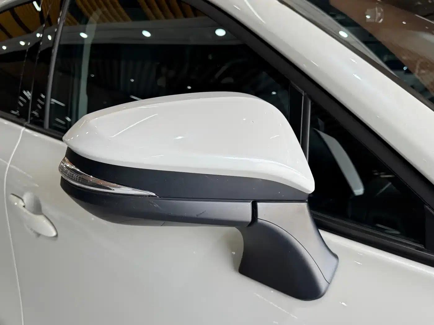 Venza 2023 2.0L CVT 2WD Luxury Edition — миниатюра 38