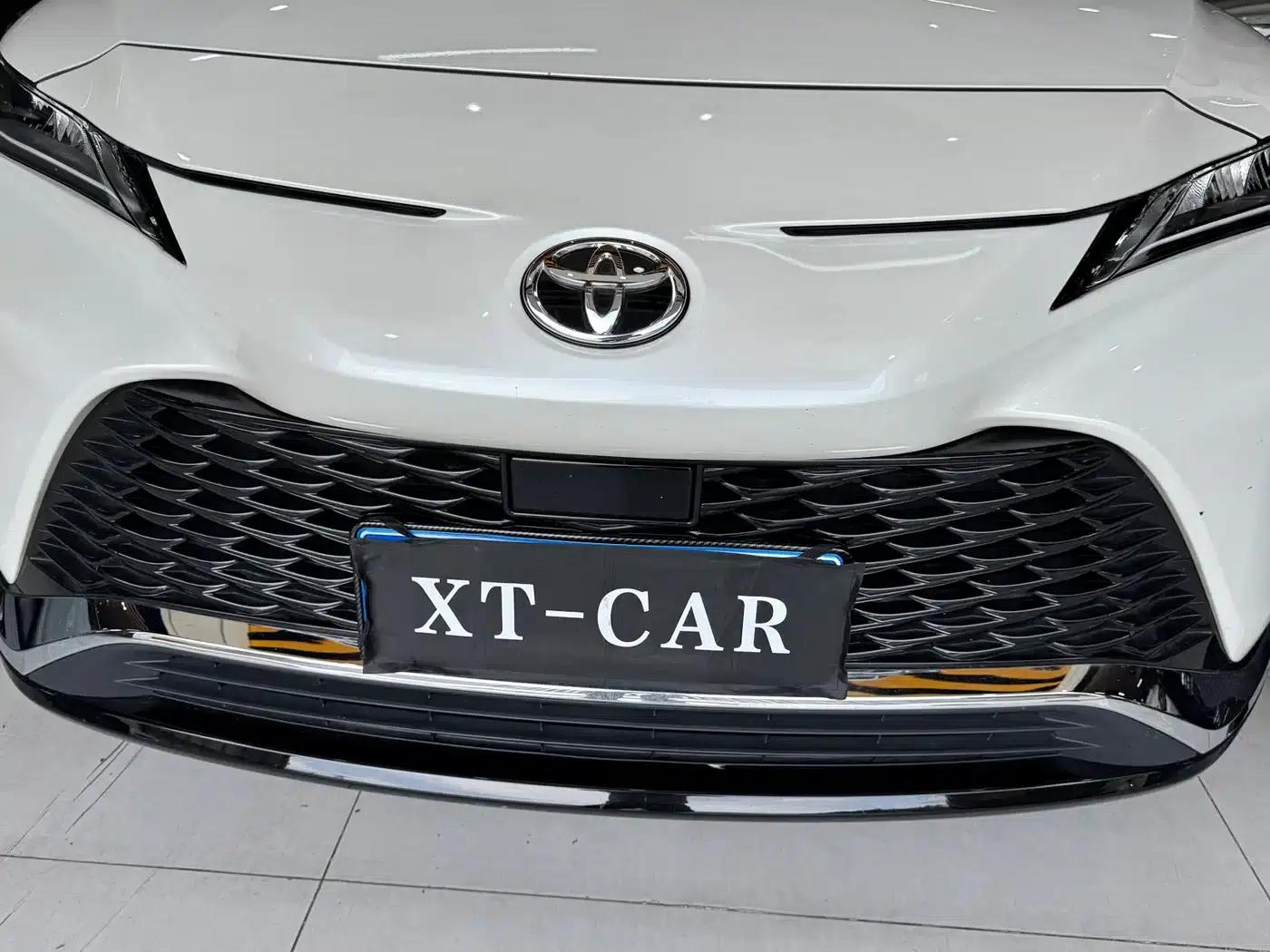 Venza 2023 2.0L CVT 2WD Luxury Edition — миниатюра 42