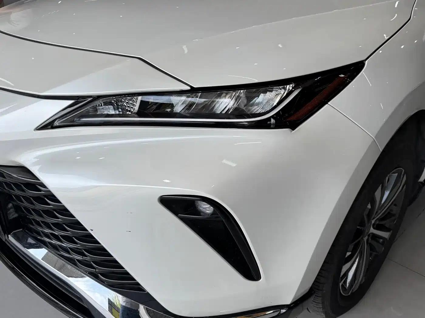 Venza 2023 2.0L CVT 2WD Luxury Edition — миниатюра 43