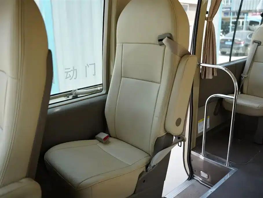 2015 Toyota Coaster 4.0L Premium GRB53L-ZCMSK 20-Seat Special Edition — миниатюра 20