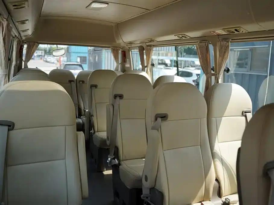 2015 Toyota Coaster 4.0L Premium GRB53L-ZCMSK 20-Seat Special Edition — миниатюра 24