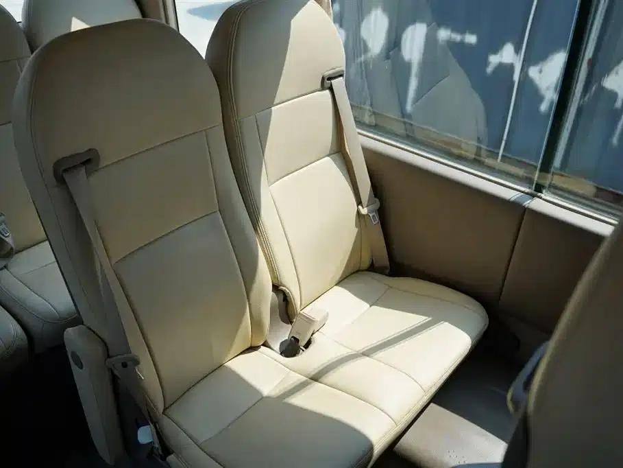 2015 Toyota Coaster 4.0L Premium GRB53L-ZCMSK 20-Seat Special Edition — миниатюра 26