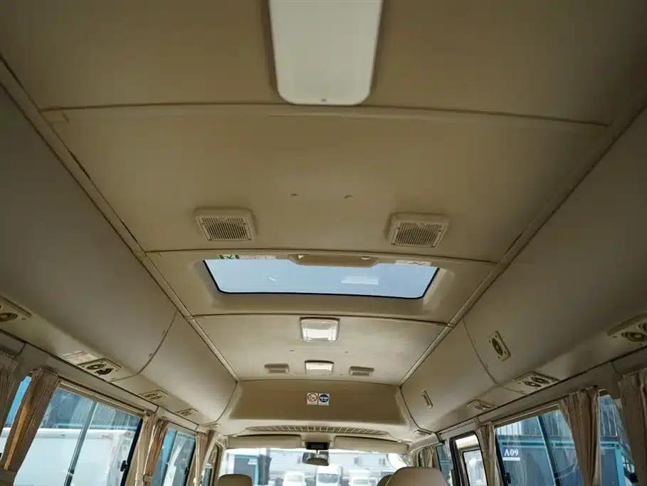 2015 Toyota Coaster 4.0L Premium GRB53L-ZCMSK 20-Seat Special Edition — миниатюра 28