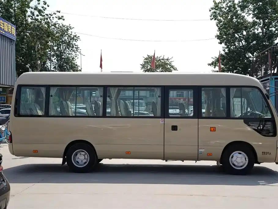 2015 Toyota Coaster 4.0L Premium GRB53L-ZCMSK 20-Seat Special Edition — миниатюра 4