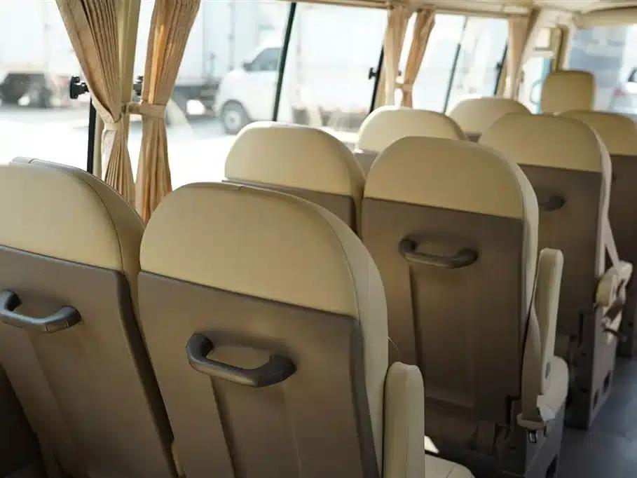 2015 Toyota Coaster 4.0L Premium GRB53L-ZCMSK 20-Seat Special Edition — миниатюра 31