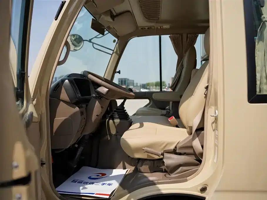 2015 Toyota Coaster 4.0L Premium GRB53L-ZCMSK 20-Seat Special Edition — миниатюра 9