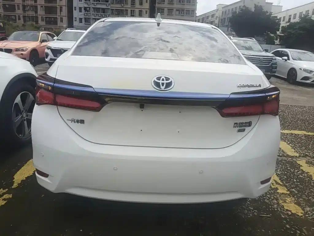 Corolla Hybrid E+ 2019 1.8L E-CVT Leading Edition — миниатюра 6