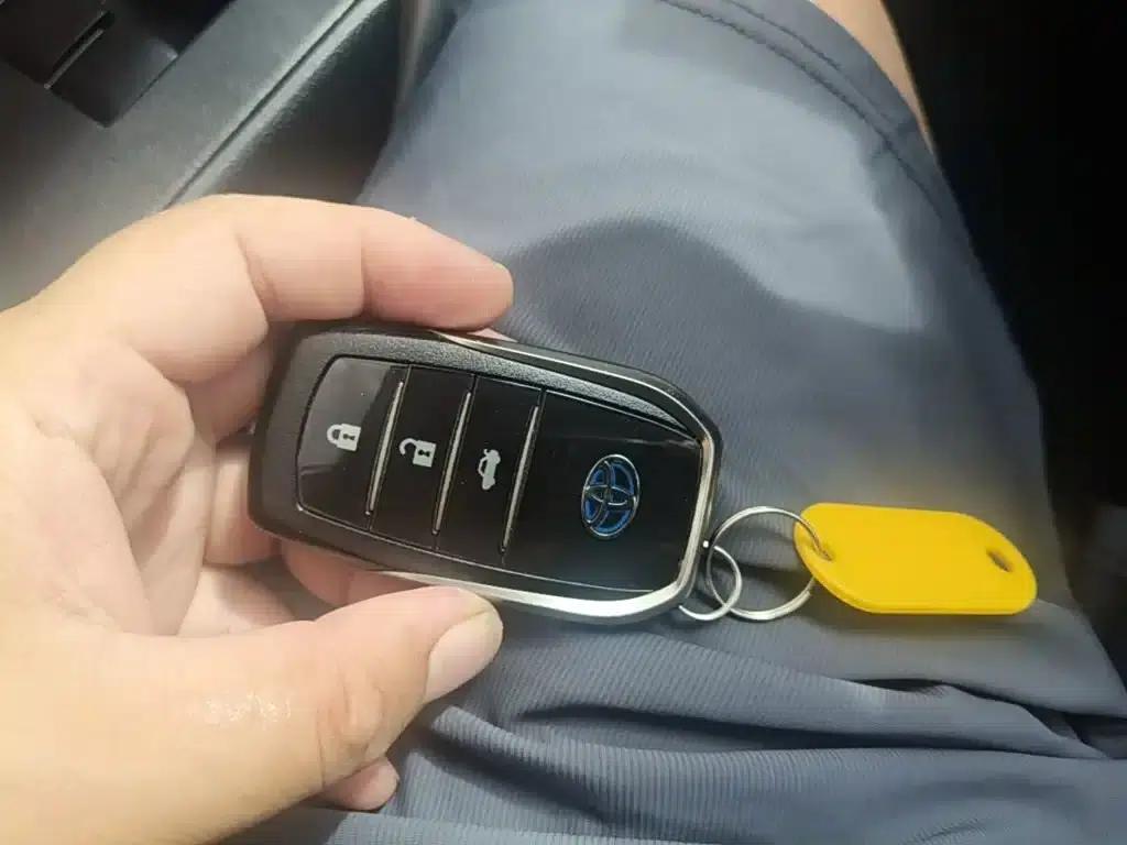 Corolla Hybrid E+ 2019 1.8L E-CVT Leading Edition — миниатюра 9