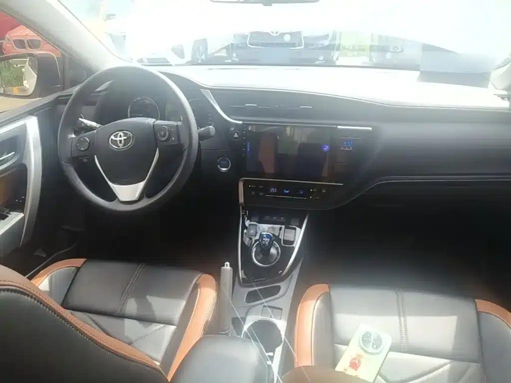 Corolla Hybrid E+ 2019 1.8L E-CVT Leading Edition — миниатюра 10
