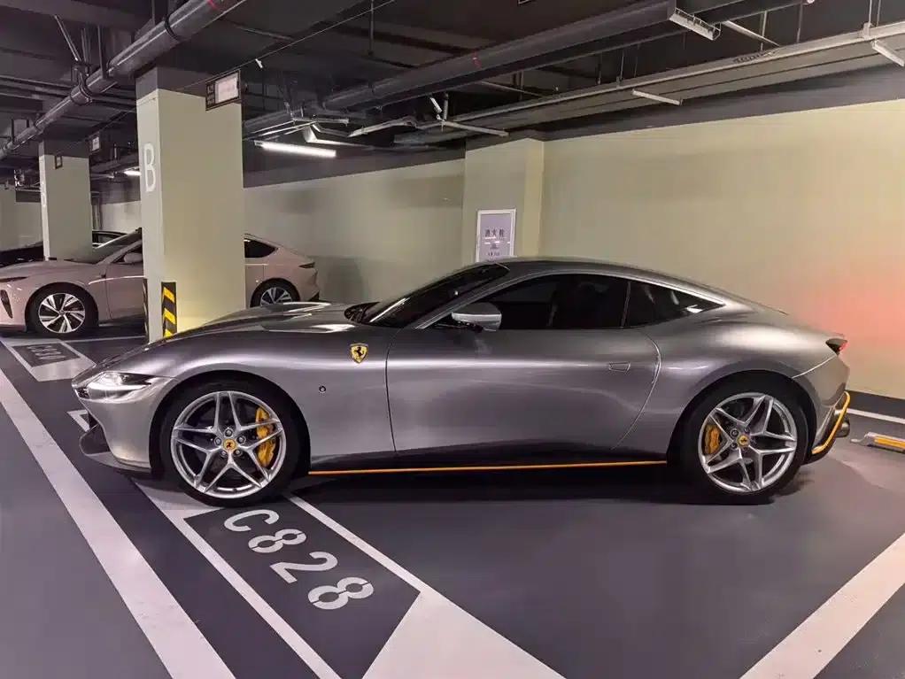 Roma 2020 3.9T V8 — миниатюра 6