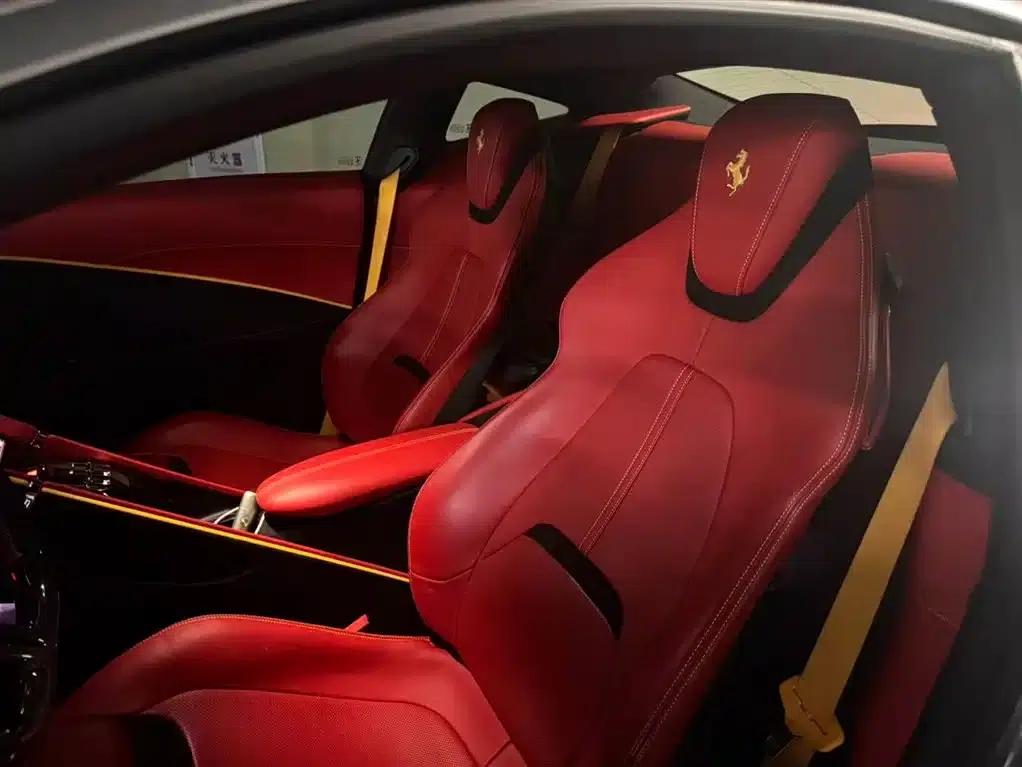 Roma 2020 3.9T V8 — миниатюра 10