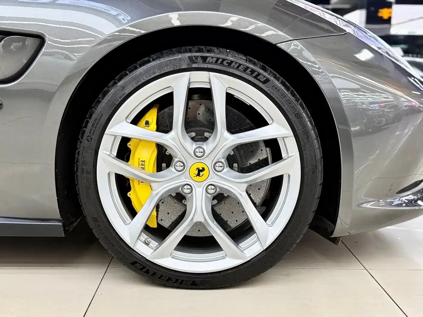 2017 GTC4Lusso 3.9T V8 — миниатюра 19