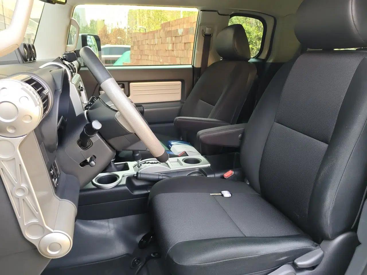 Toyota FJ Cruiser 2013 4.0L — миниатюра 15