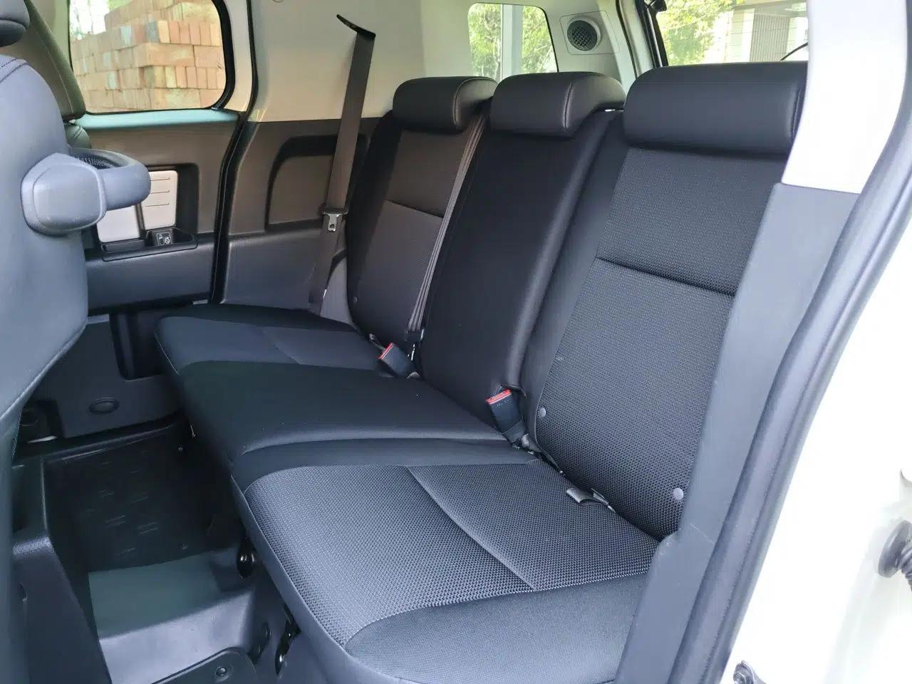 Toyota FJ Cruiser 2013 4.0L — миниатюра 17