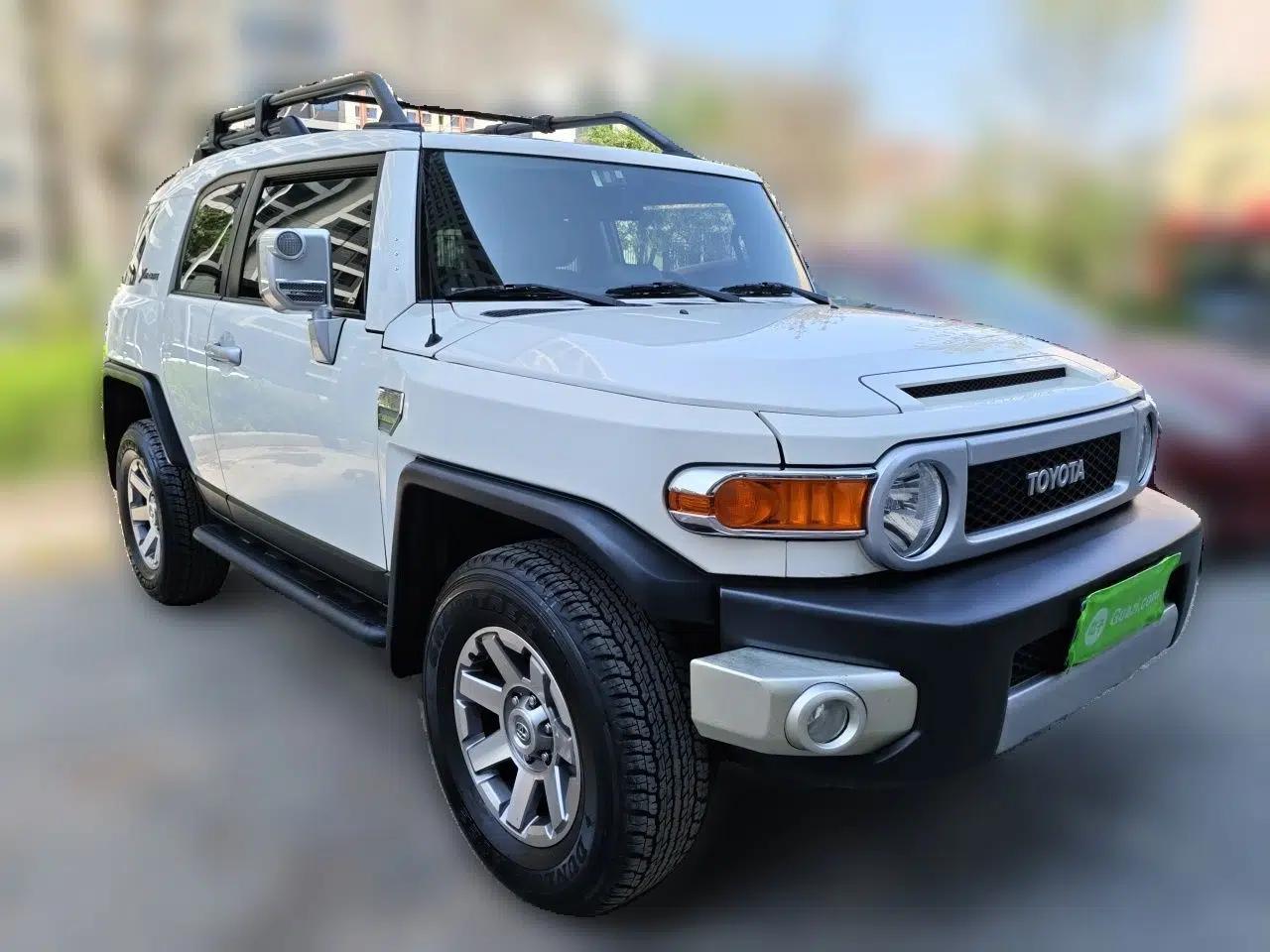 Toyota FJ Cruiser 2013 4.0L — миниатюра 3